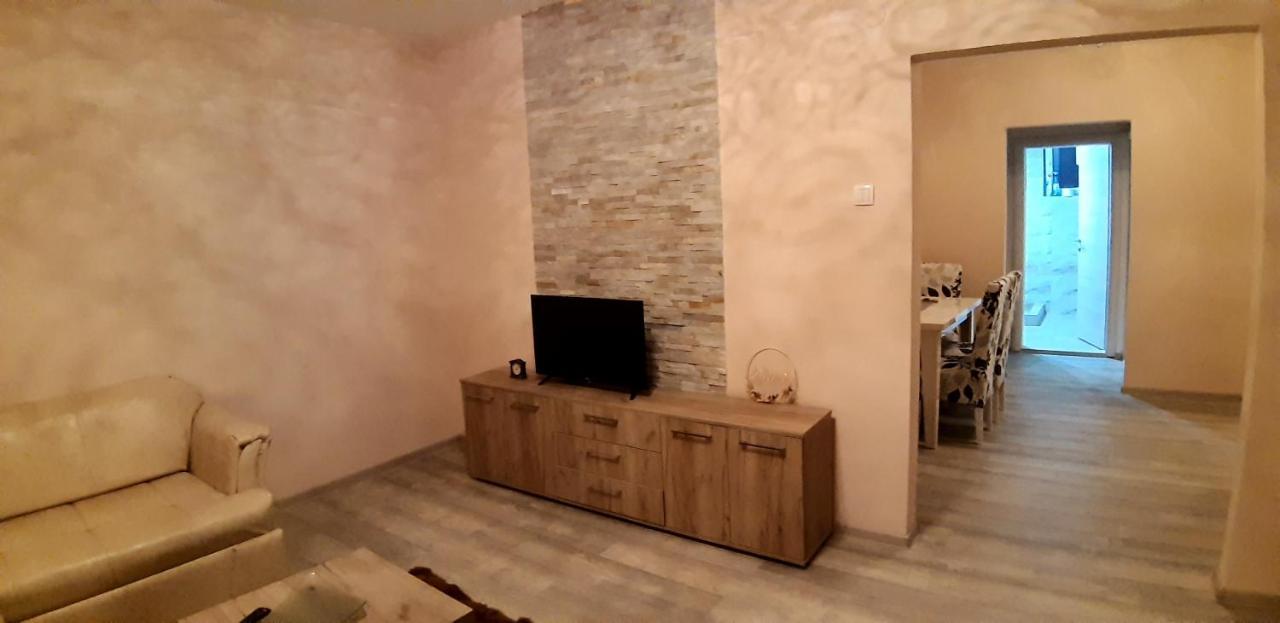 Lux Apartman Čačak Exterior foto